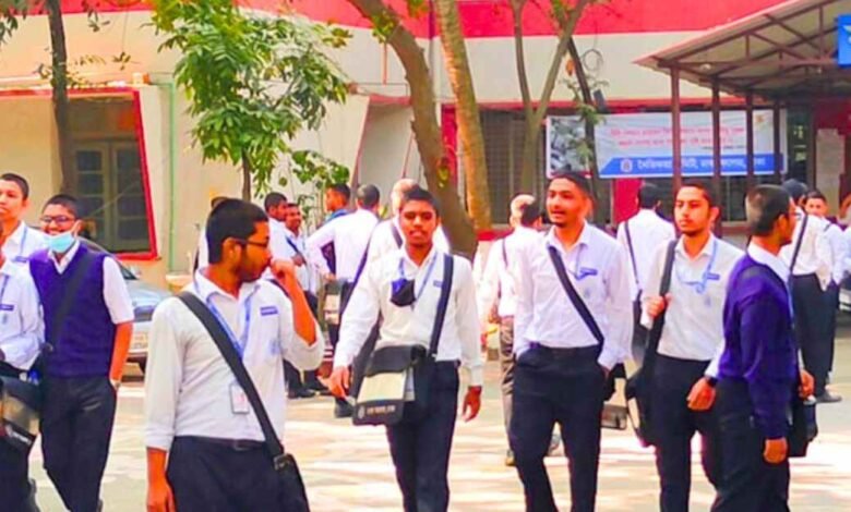 একাদশ শ্রেণি ভর্তি প্রসঙ্গ এবং আপডেট খবর